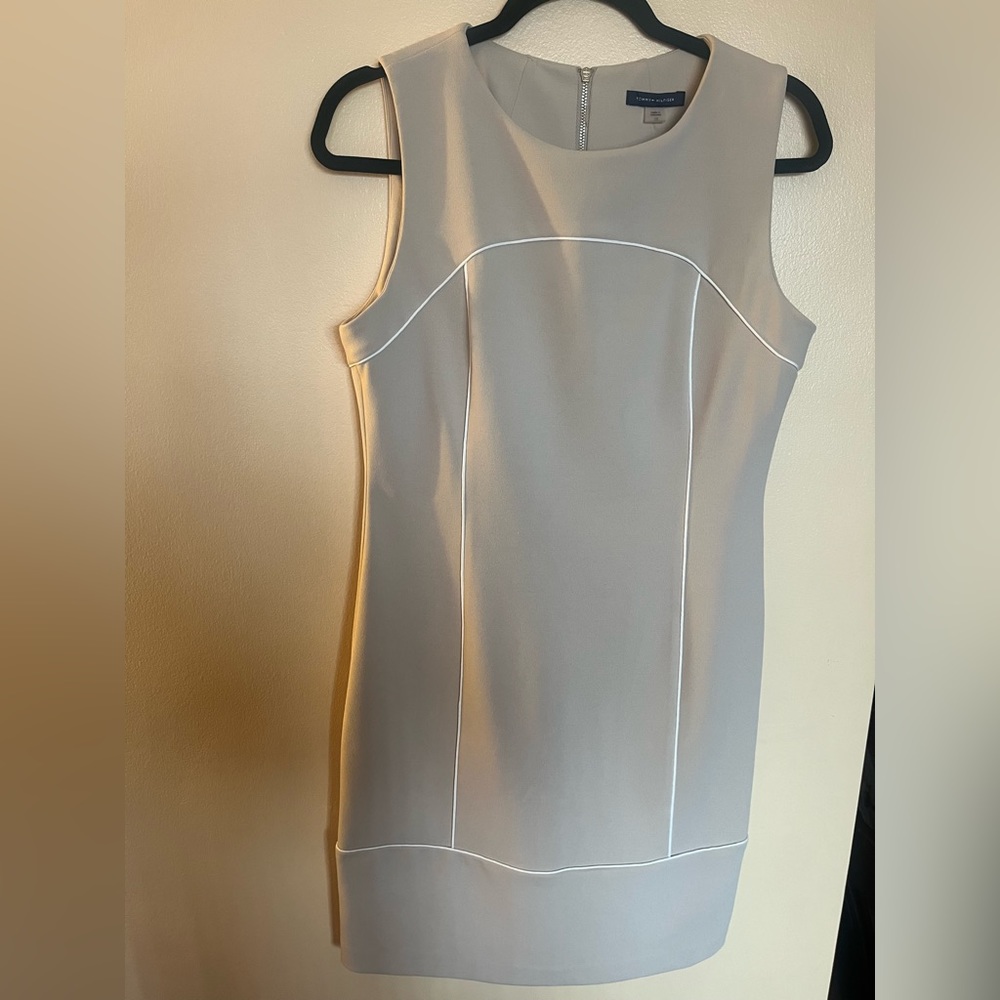 Cute Tan Tommy Hilfiger dress. Size 10.